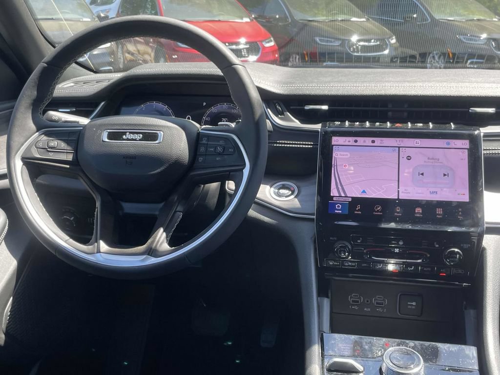 Certified 2025 Jeep Grand Cherokee Limited AWD/4WD image 23
