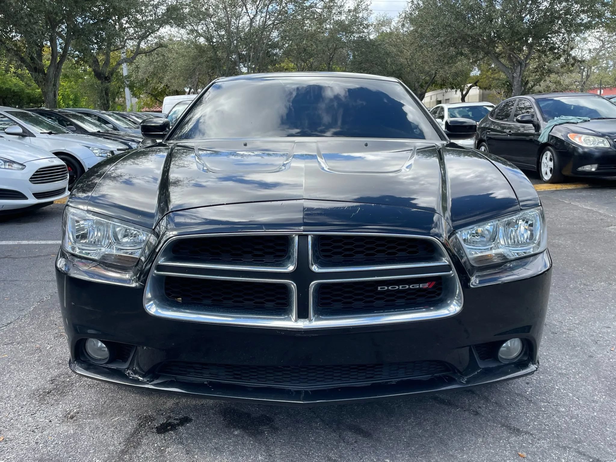 Used 2013 Dodge Charger SE RWD image 4
