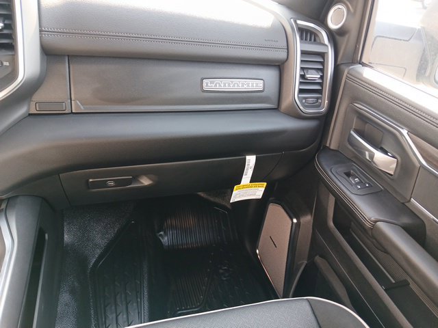 New 2026 RAM 4500 4x4 Crew Cab DRW w/ Laramie Trim Package image 39