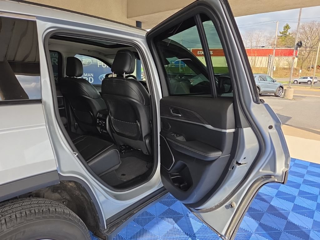 Used 2022 Jeep Grand Cherokee Limited 4xe AWD/4WD image 36
