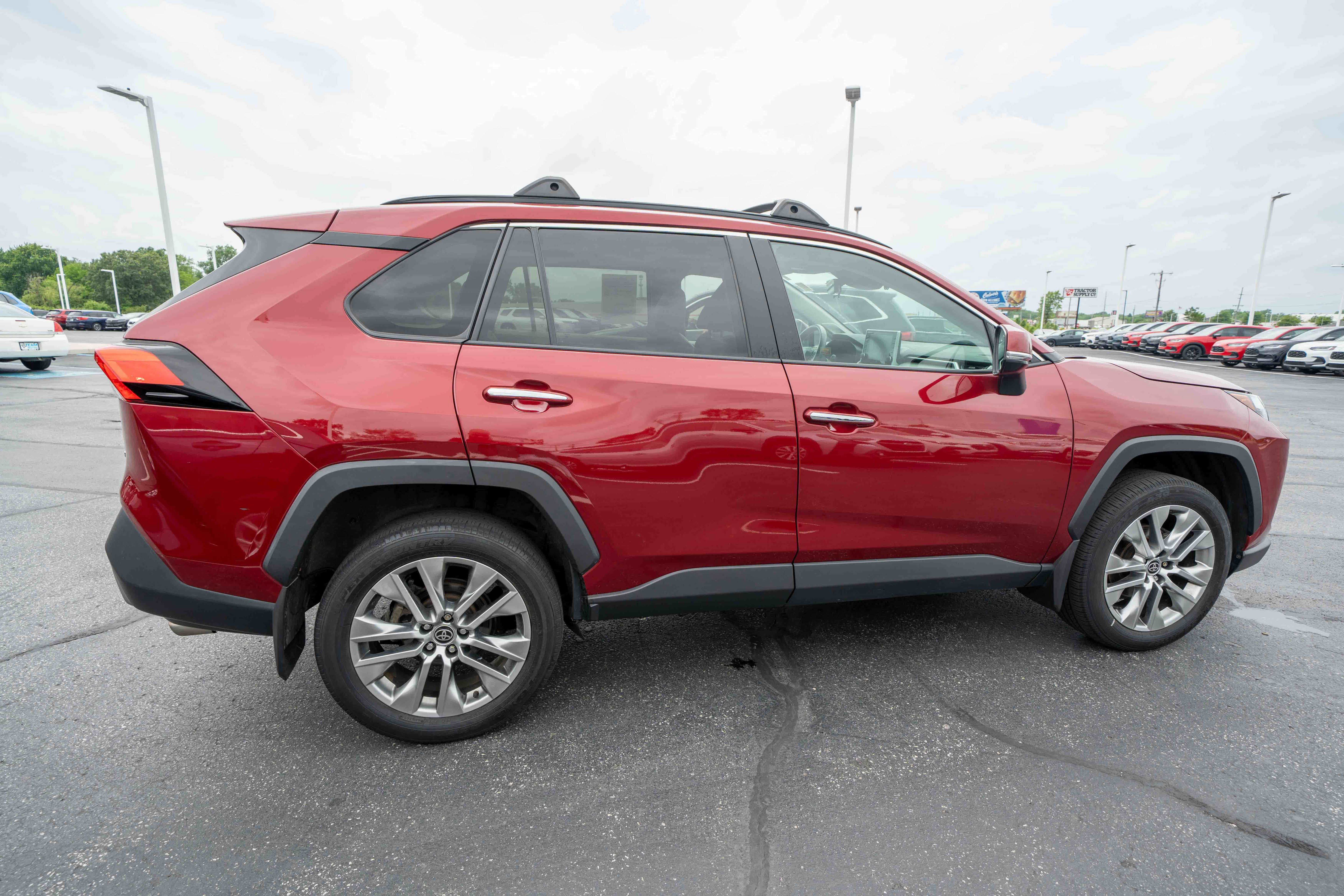 Used 2022 Toyota RAV4 Limited w/ Limited Grade Weather Package AWD/4WD image 6