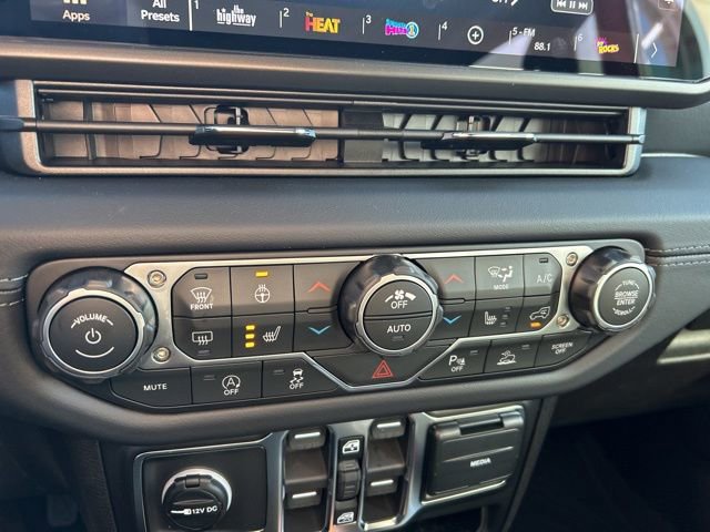 New 2026 Jeep Wrangler Unlimited Sahara image 30