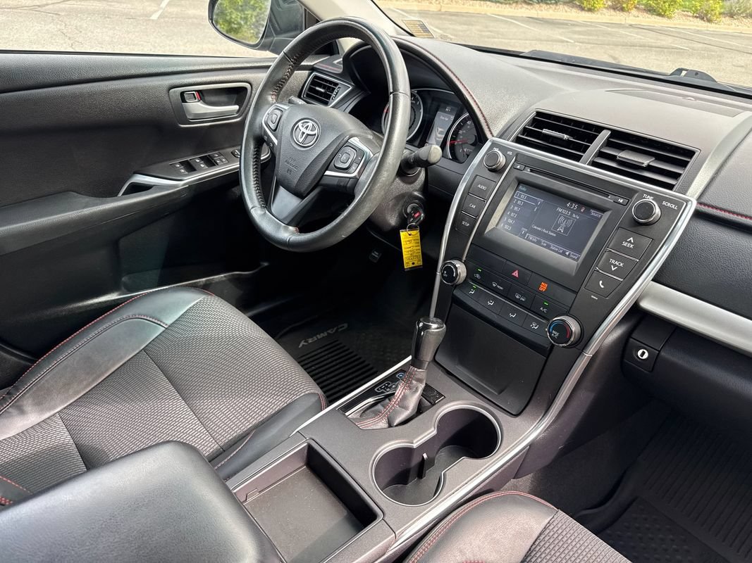 Used 2016 Toyota Camry SE FWD image 17