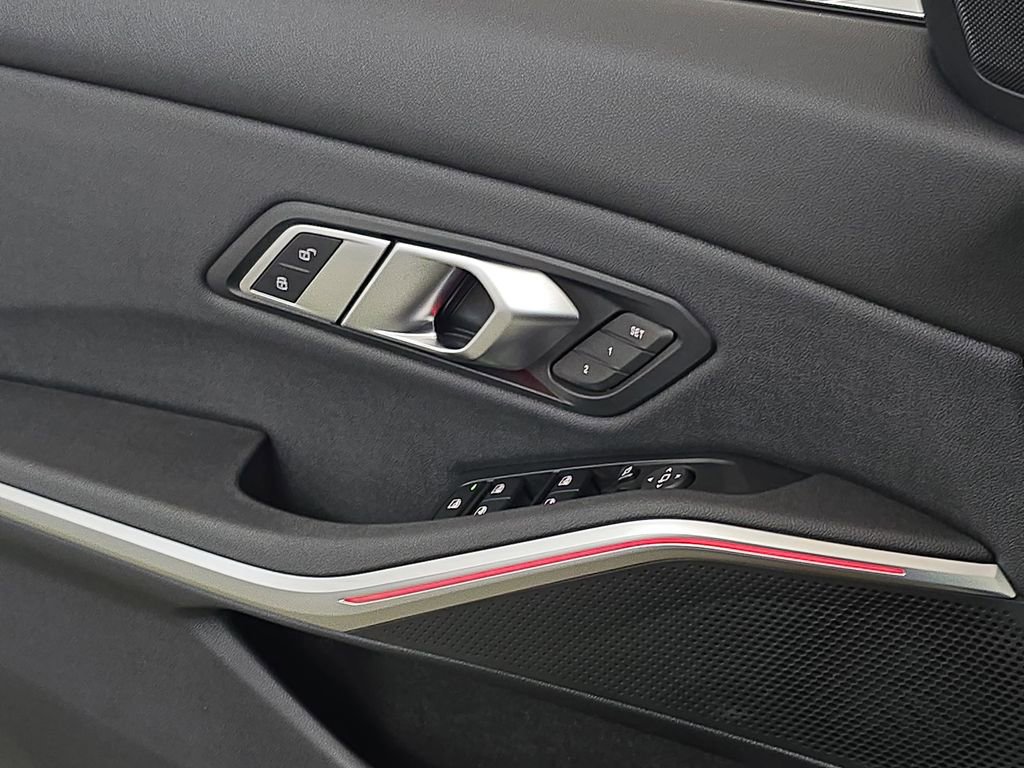 Used 2020 BMW 330i xDrive Sedan w/ Convenience Package image 29