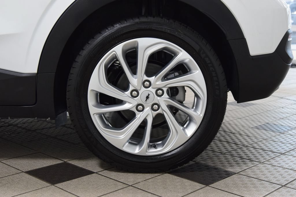 New 2027 Chevrolet Bolt LT FWD image 23