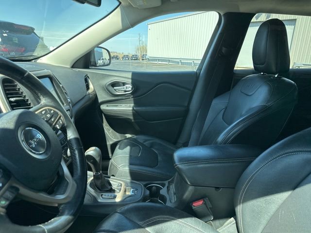 Used 2015 Jeep Cherokee Limited w/ Luxury Group image 4