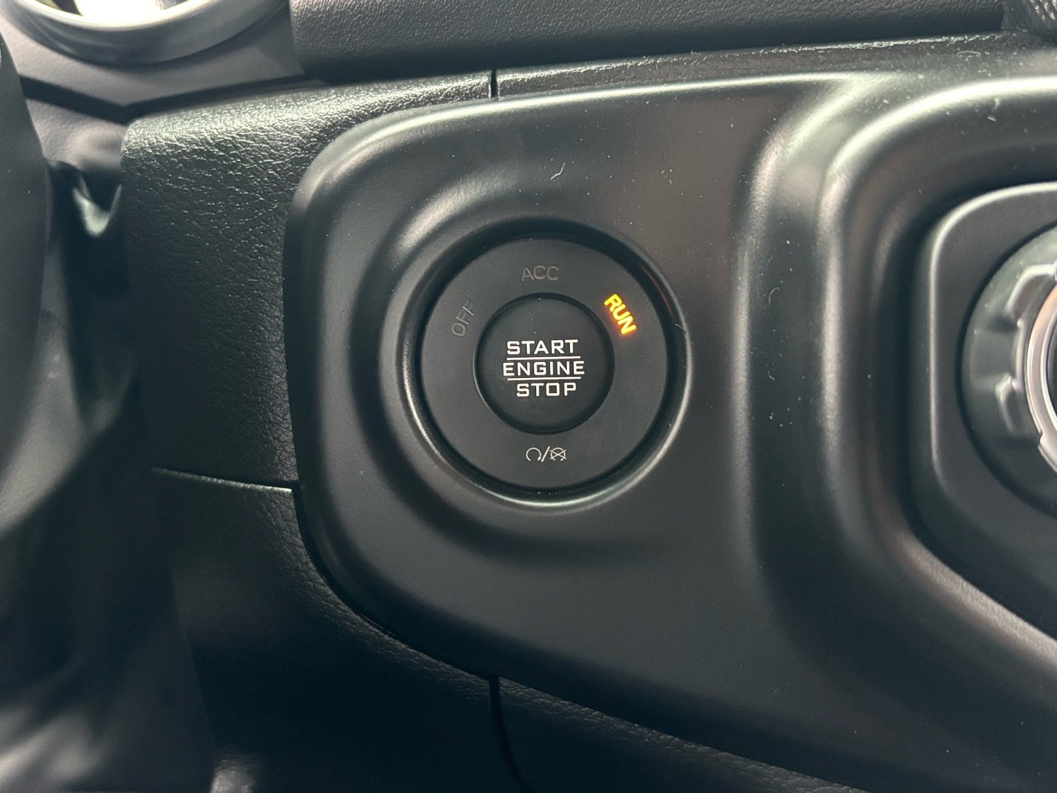 Used 2022 Jeep Wrangler Unlimited Sahara w/ Cold Weather Group image 20