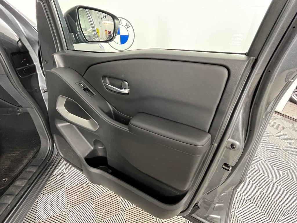 Used 2023 Nissan Frontier SV image 23