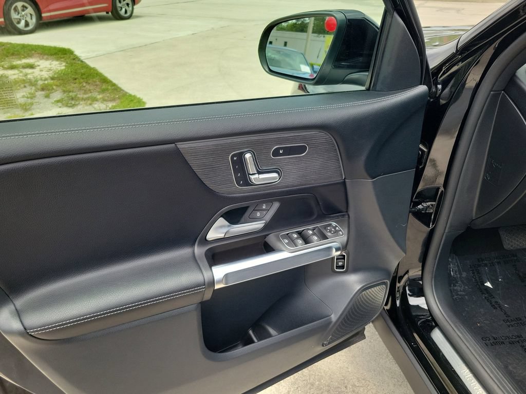 Used 2023 Mercedes-Benz GLB 250 4MATIC image 20