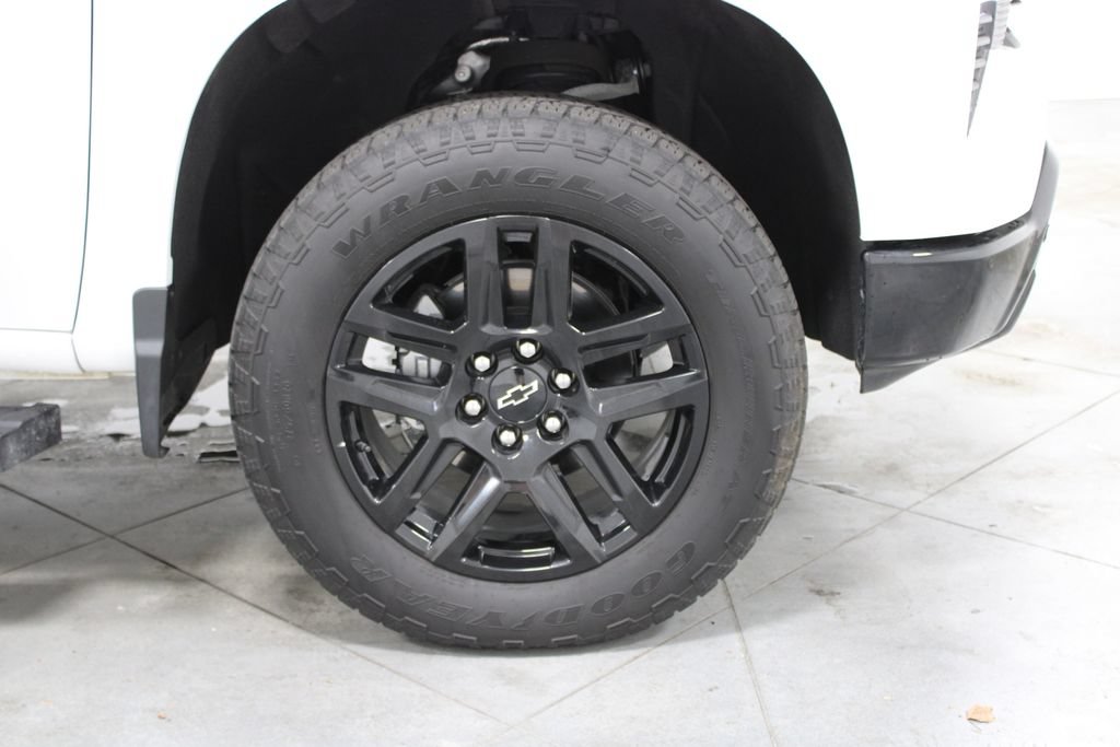 Used 2025 Chevrolet Silverado 1500 LT Trail Boss w/ LT Trail Boss Premium Package AWD/4WD image 16