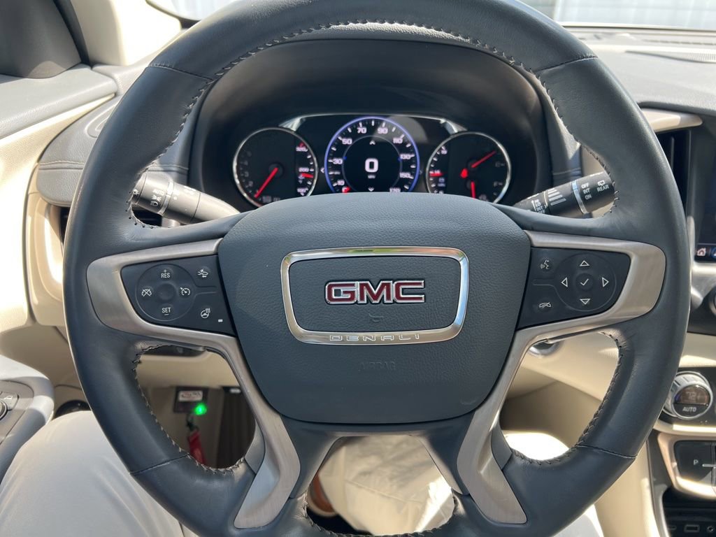 Used 2022 GMC Terrain Denali w/ Denali Premium Package AWD/4WD image 6