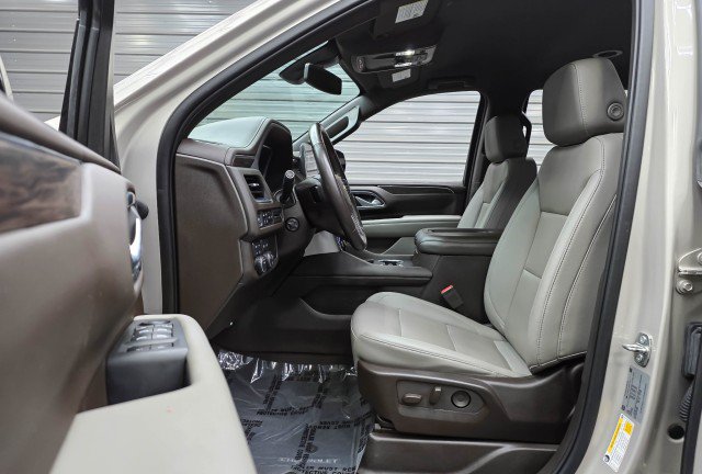 Used 2022 Chevrolet Tahoe LT w/ Luxury Package AWD/4WD image 15