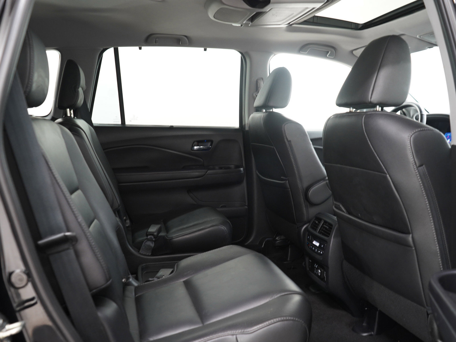 Used 2020 Honda Pilot Touring image 15