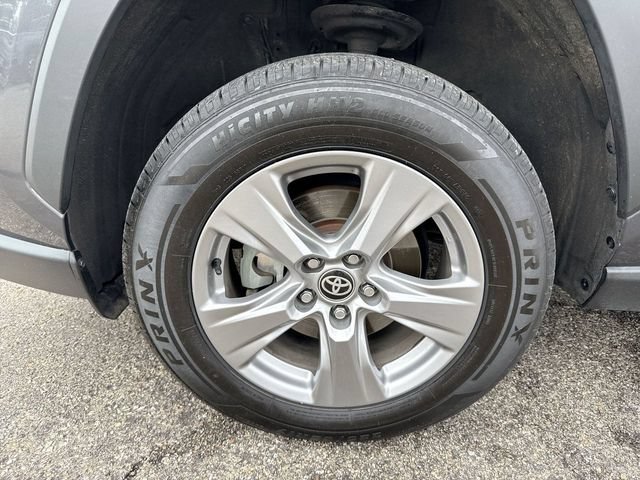 Used 2024 Toyota RAV4 XLE AWD/4WD image 10