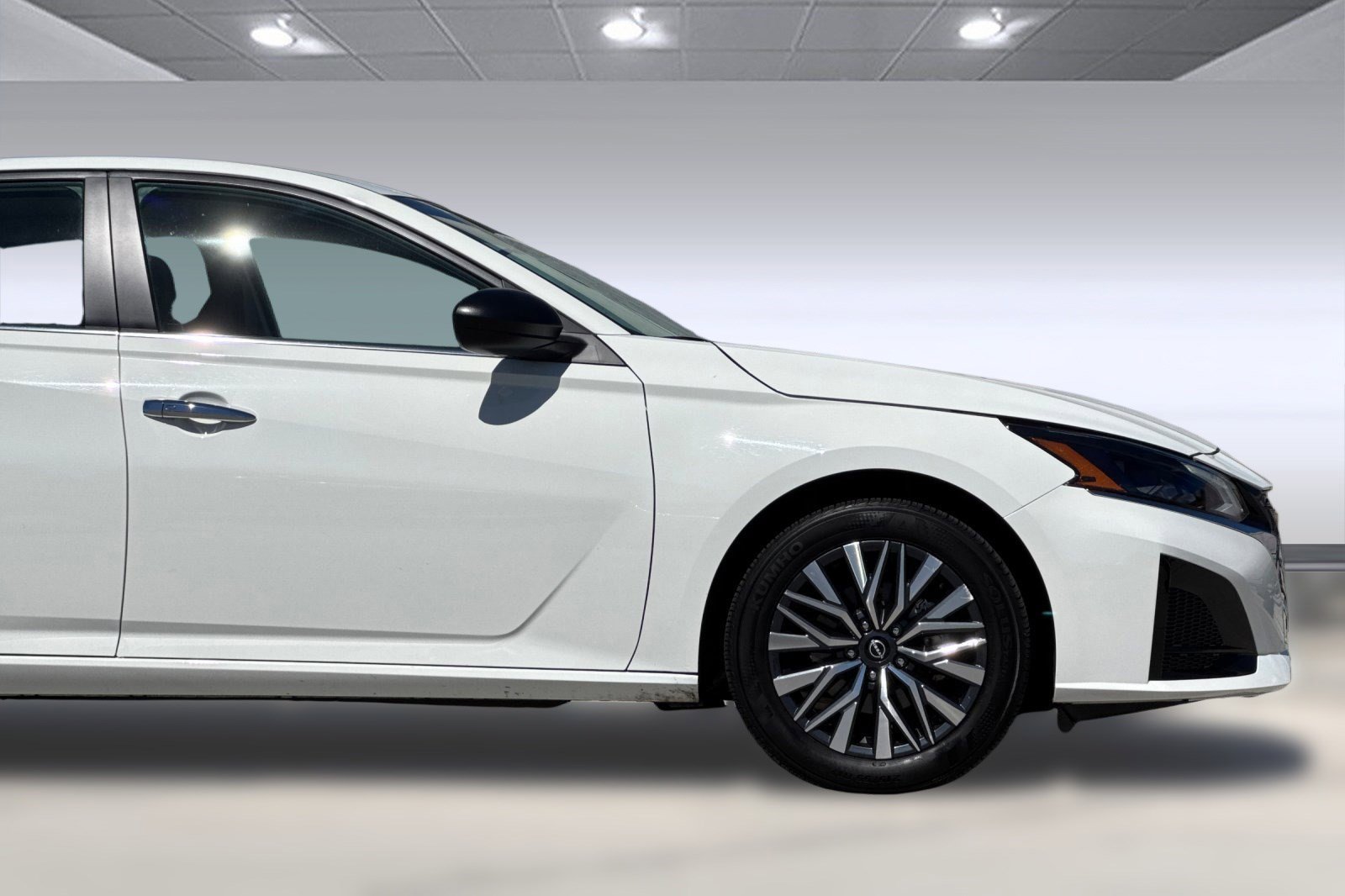 Used 2025 Nissan Altima 2.5 SV image 33