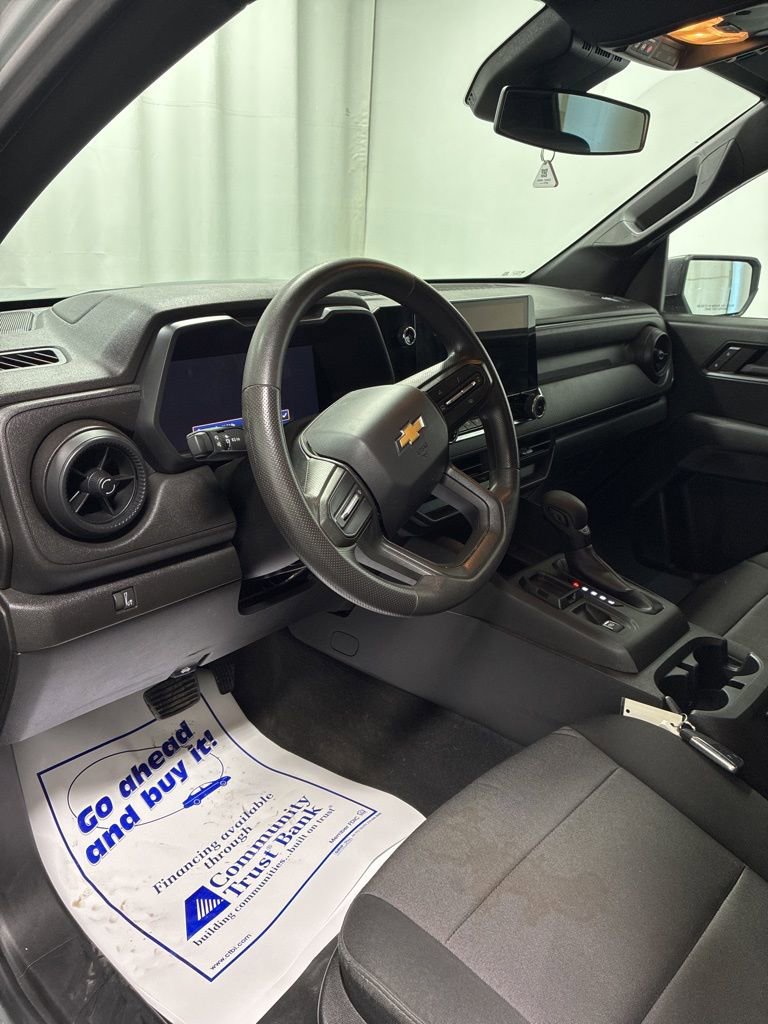 Used 2024 Chevrolet Colorado W/T image 10