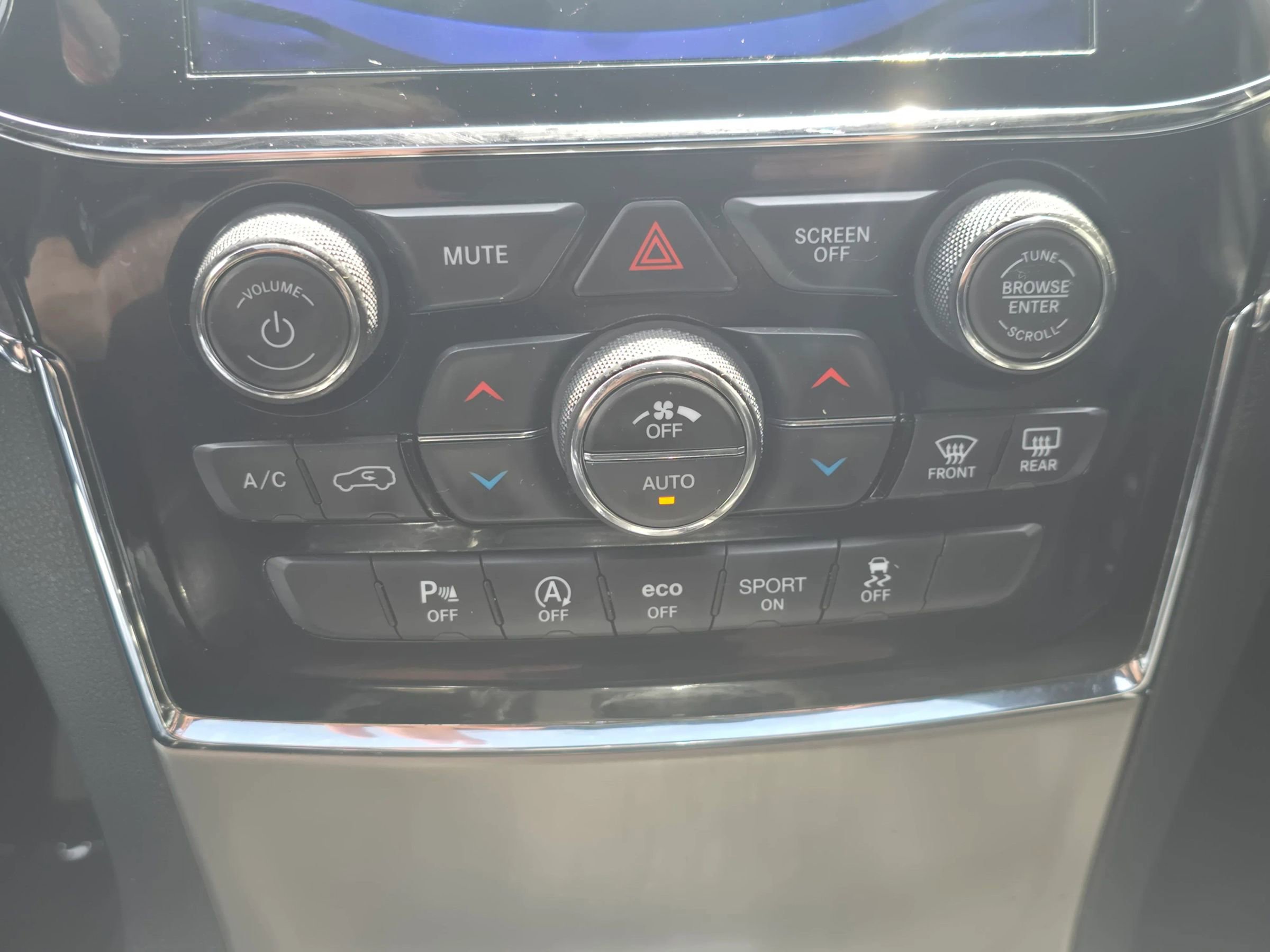 Used 2019 Jeep Grand Cherokee Limited image 29