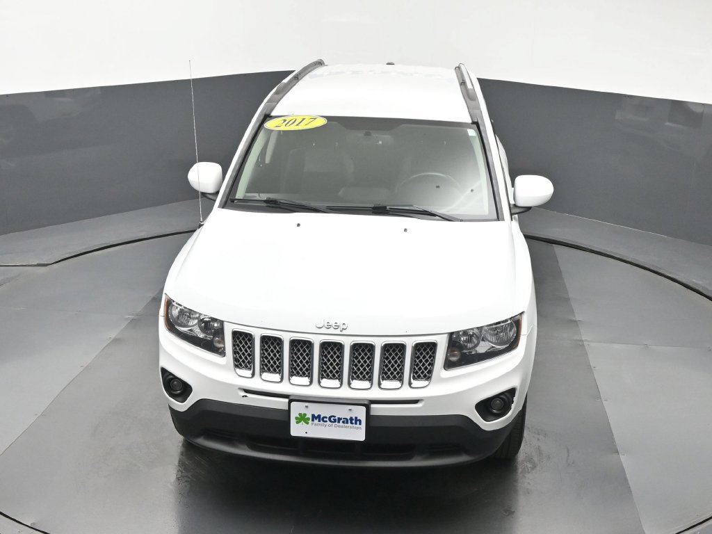 Used 2017 Jeep Compass Latitude FWD image 26