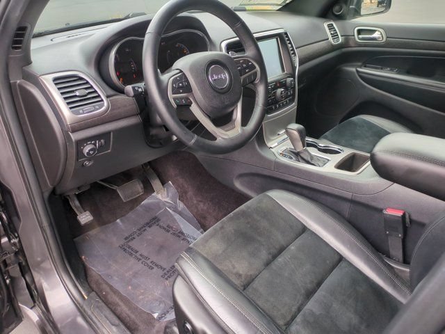 Used 2017 Jeep Grand Cherokee Altitude AWD/4WD image 13