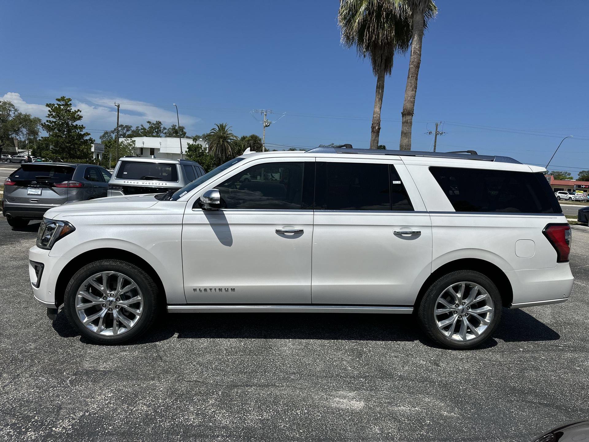 Used 2019 Ford Expedition Max Platinum AWD/4WD image 9