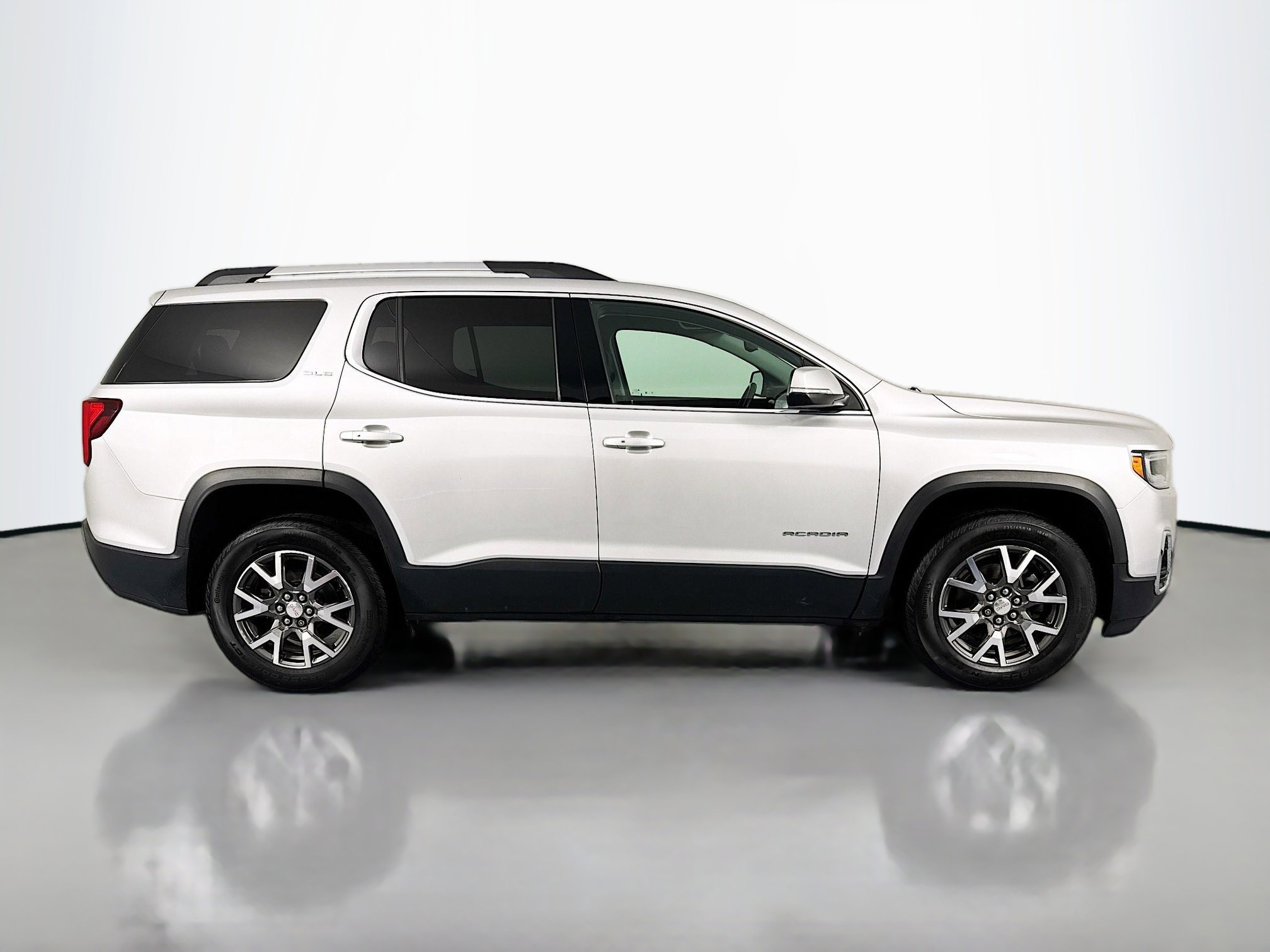 Used 2020 GMC Acadia SLE w/ Driver Convenience Package image 4