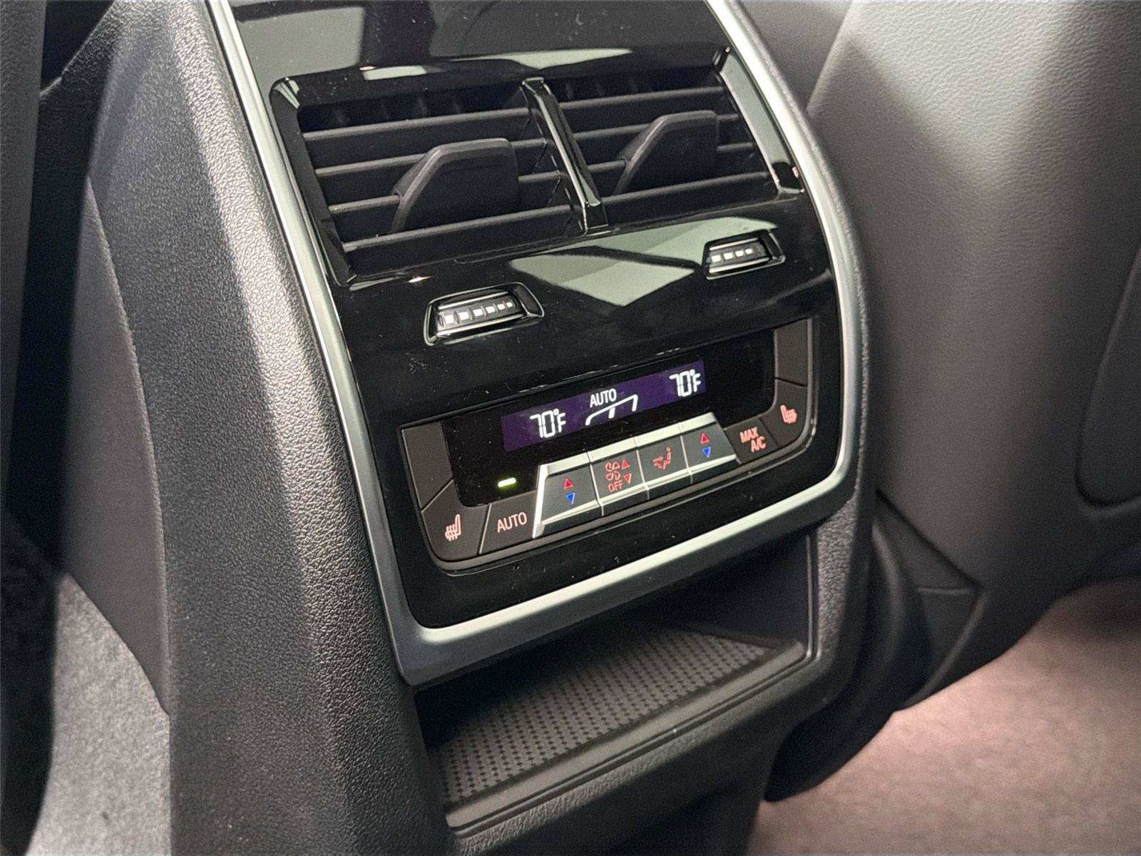 New 2026 BMW X5 sDrive40i w/ Climate Comfort Package RWD image 51