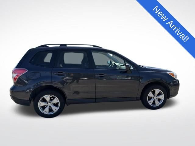 Used 2016 Subaru Forester 2.5i Premium w/ All-Weather Package AWD/4WD image 8