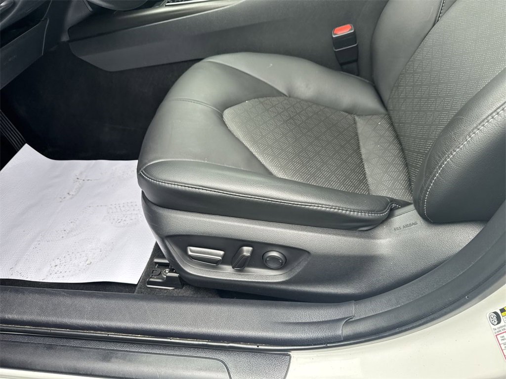 Used 2023 Toyota Camry XSE w/ Cold Weather Package image 18