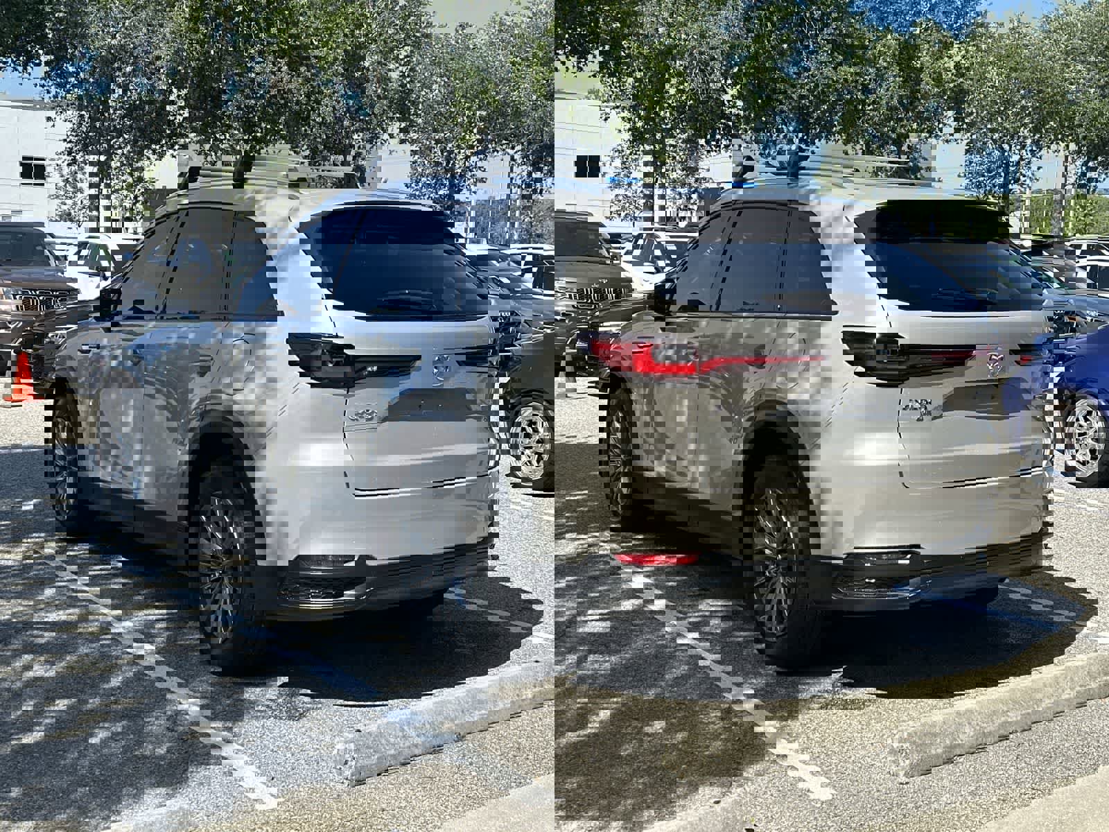 Used 2024 MAZDA CX-90 Plug-In Hybrid w/ Preferred AWD/4WD image 6