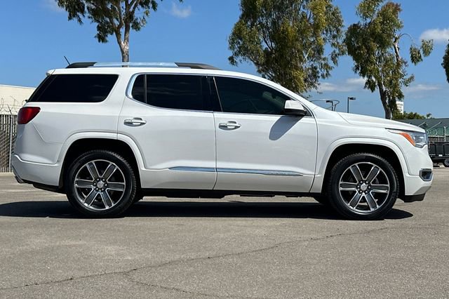 Used 2017 GMC Acadia Denali w/ Technology Package AWD/4WD image 3