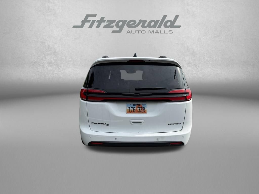Used 2025 Chrysler Pacifica Limited FWD image 7