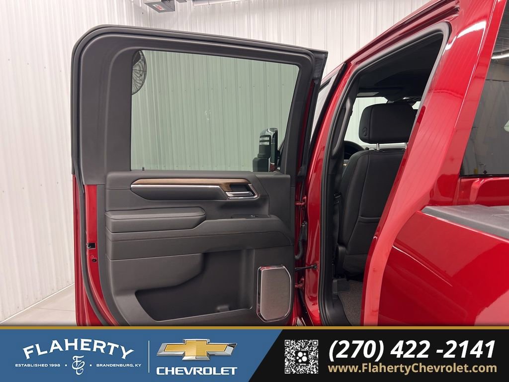 Used 2025 Chevrolet Silverado 3500 High Country w/ Technology Package image 10