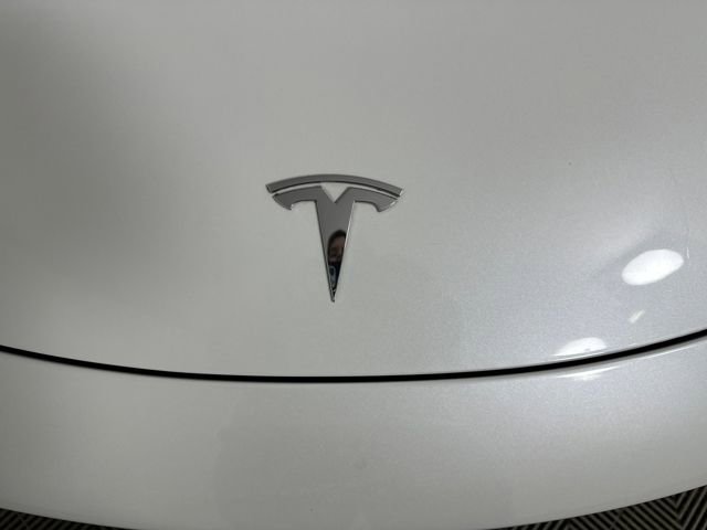 Used 2023 Tesla Model 3 Standard Range image 9