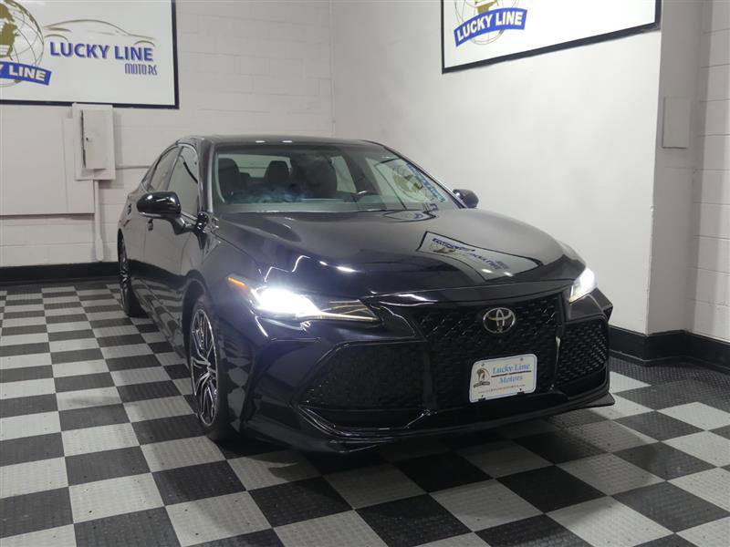 Used 2019 Toyota Avalon Touring w/ Advanced Safety Package image 5