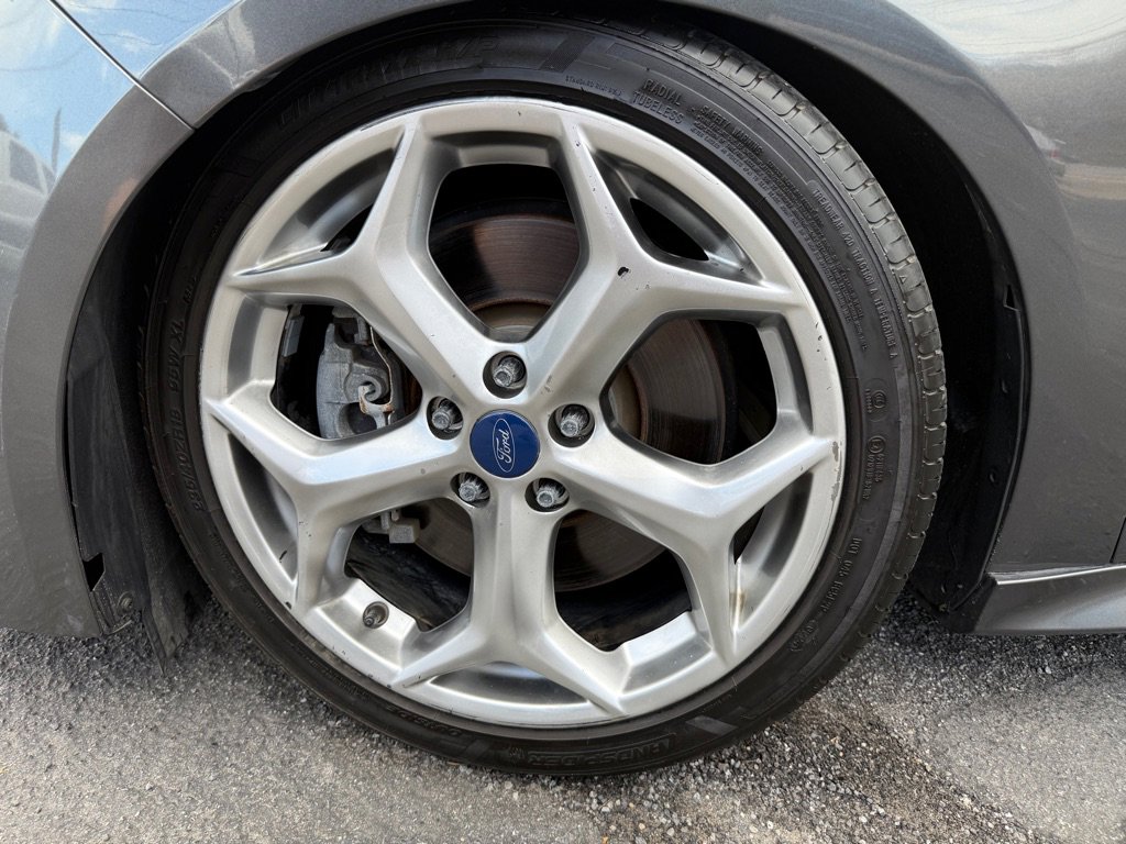 Used 2017 Ford Focus ST image 26