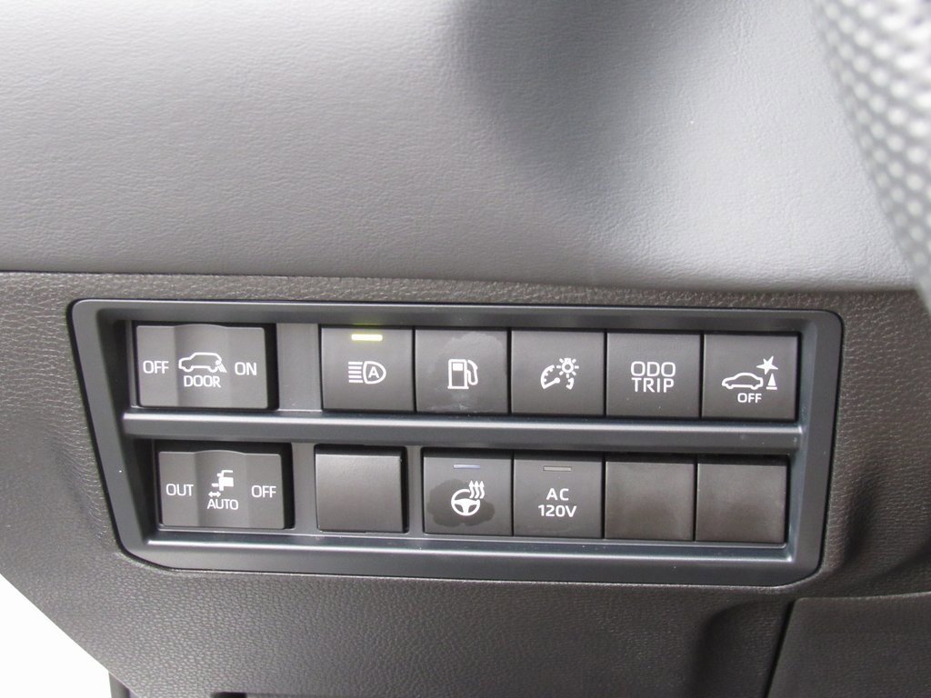 Certified 2025 Toyota Sequoia Platinum image 43