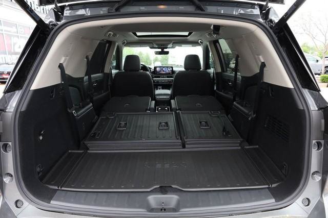 New 2026 Nissan Pathfinder Platinum AWD/4WD image 9
