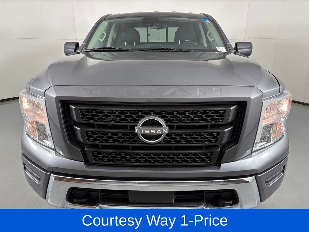 Used 2024 Nissan Titan SV AWD/4WD image 4