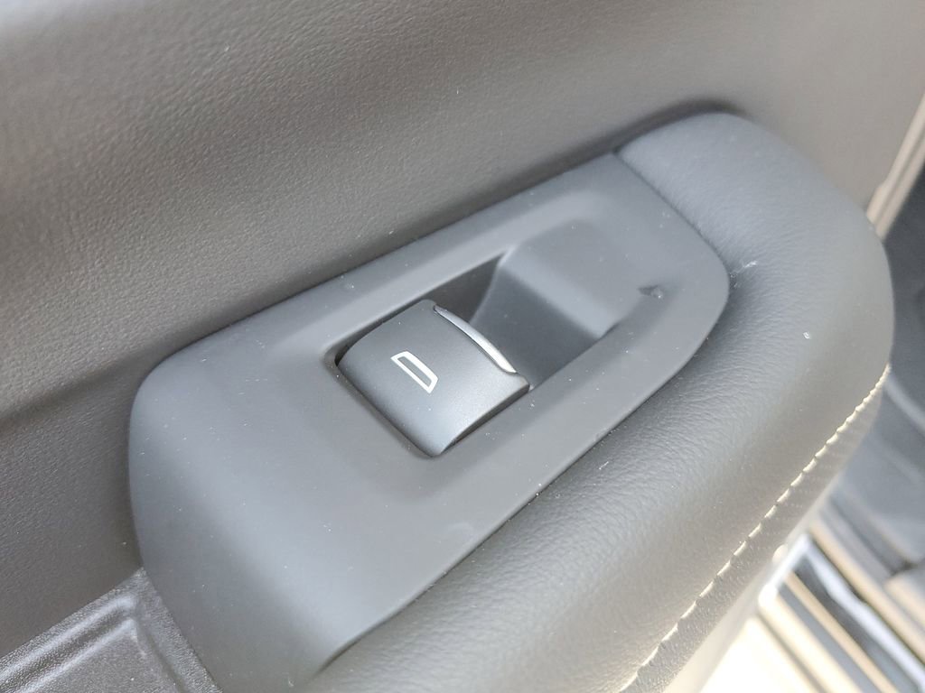 Used 2025 Chevrolet Tahoe Premier RWD image 18