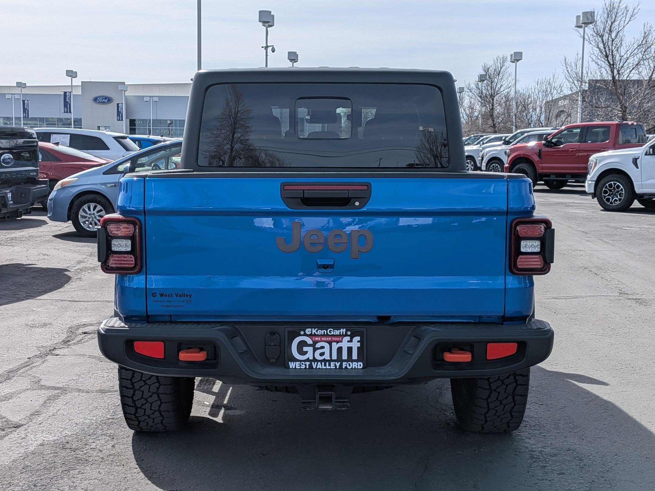 Used 2025 Jeep Gladiator Mojave w/ Convenience Group image 5