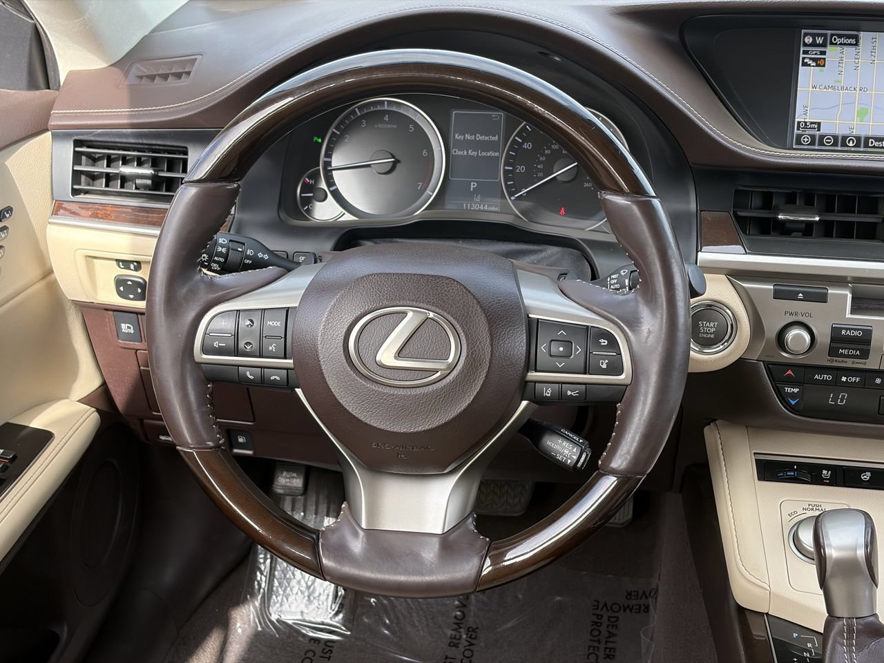 Used 2016 Lexus ES 350 w/ Luxury Package w/Wood Trim FWD image 16