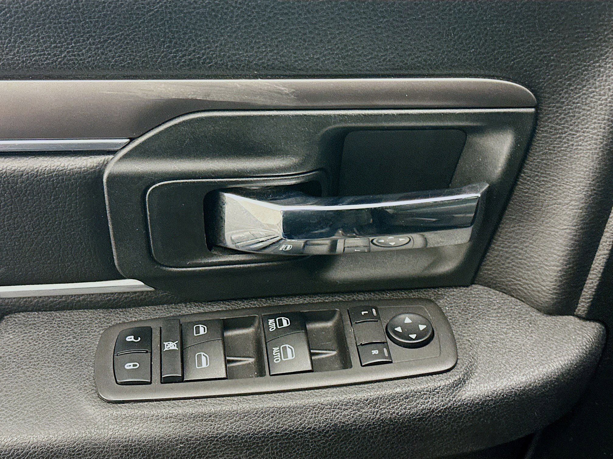 Used 2024 RAM 1500 Classic Warlock image 15