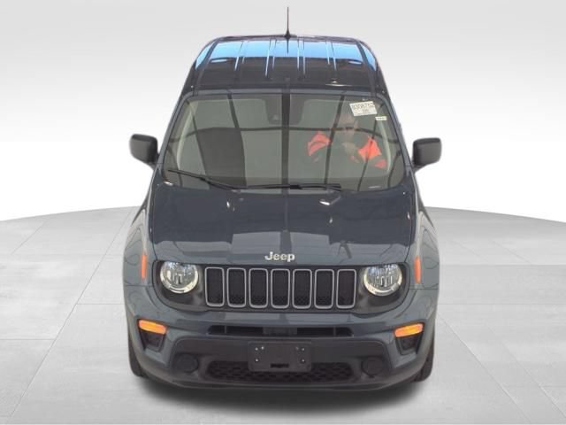 Used 2023 Jeep Renegade Latitude AWD/4WD image 3