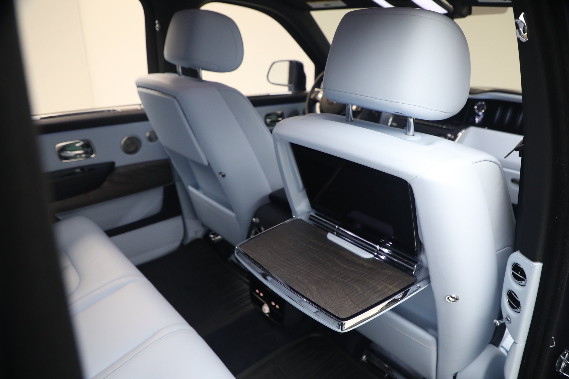 Certified 2025 Rolls-Royce Cullinan AWD/4WD image 26