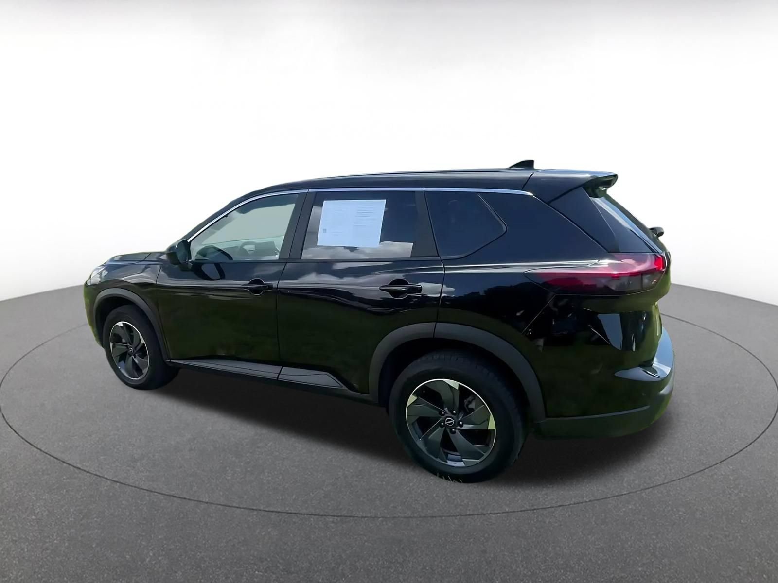 Used 2025 Nissan Rogue SV FWD image 9