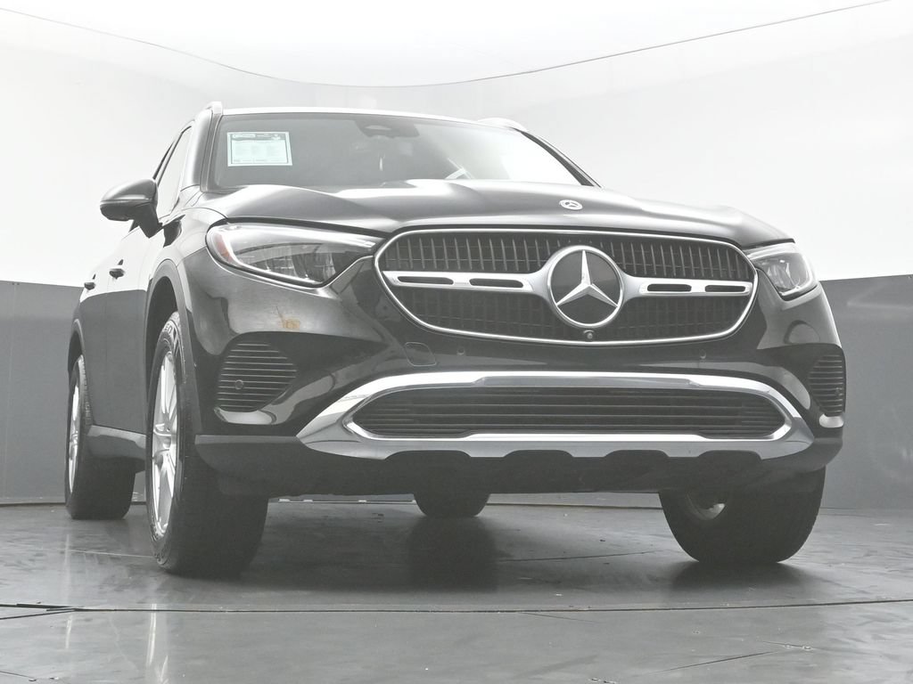 Used 2023 Mercedes-Benz GLC 300 4MATIC w/ Exclusive Trim Package image 47