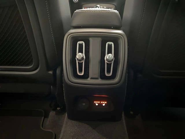 Used 2025 Volvo XC40 B5 Plus AWD/4WD image 44