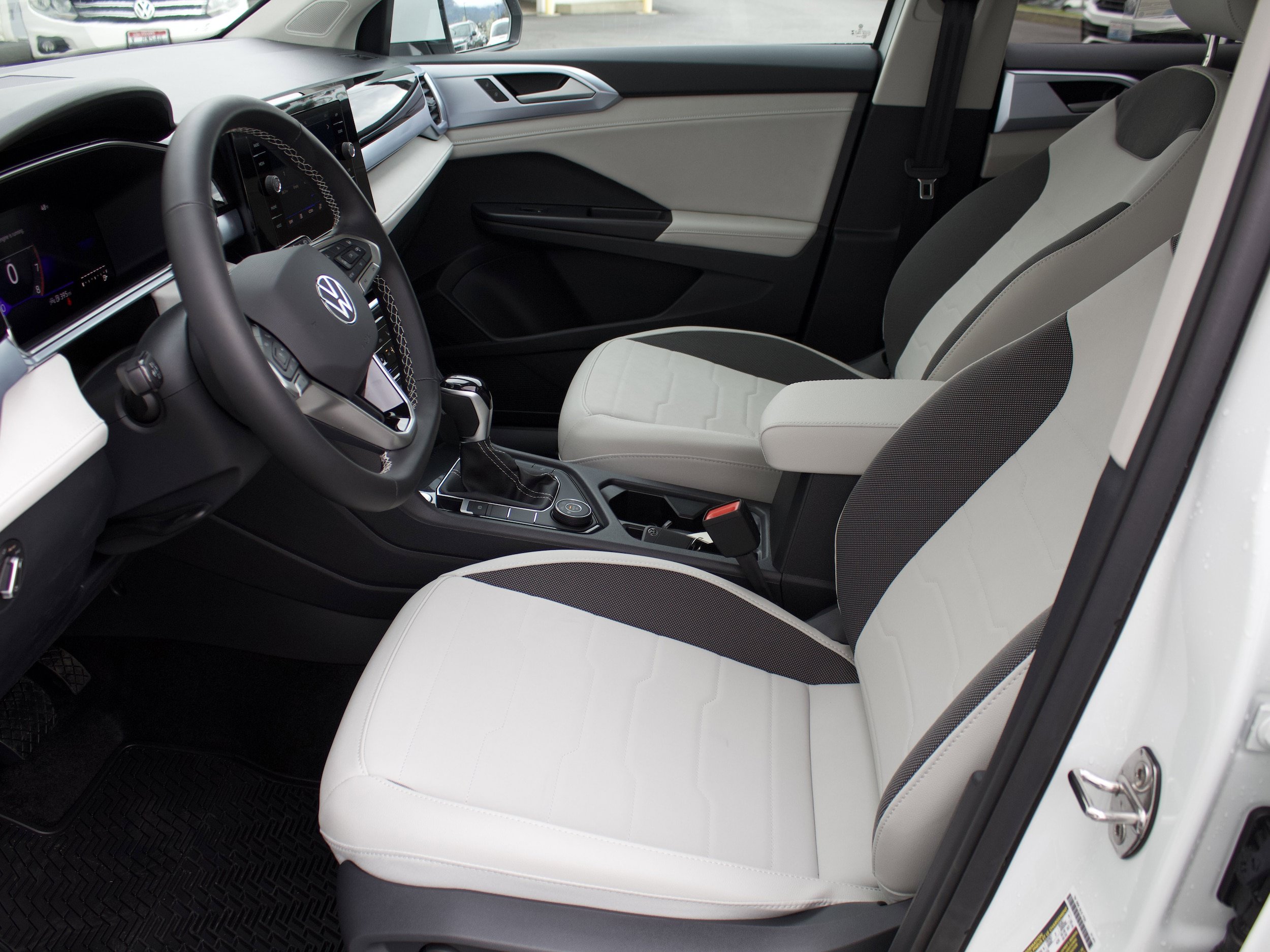 New 2026 Volkswagen Taos SE AWD/4WD image 11