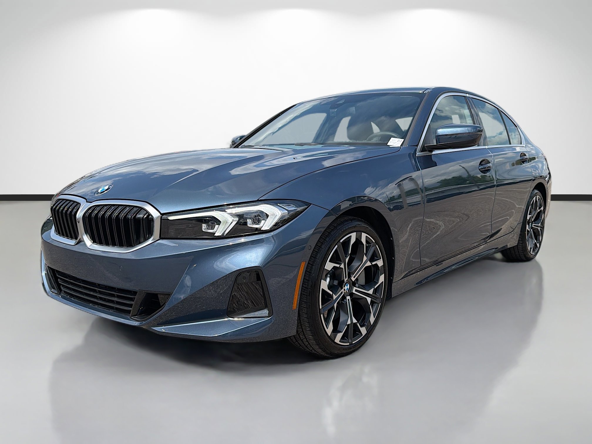 Used 2025 BMW 330i Sedan RWD image 7