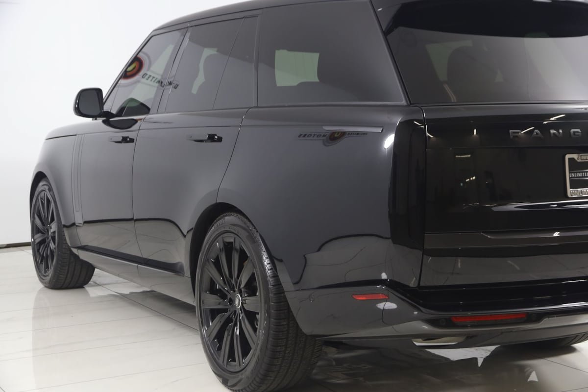 Used 2025 Land Rover Range Rover SE AWD/4WD image 27